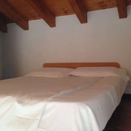 Ferrari מלון דירות