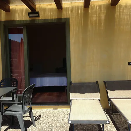 Ferrari מלון דירות קנוביו